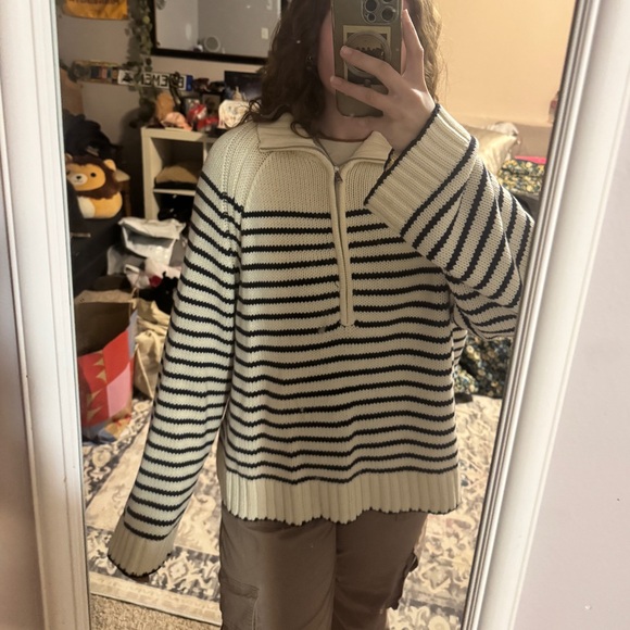H&M Sweaters - H&M Cream Knit Sweater